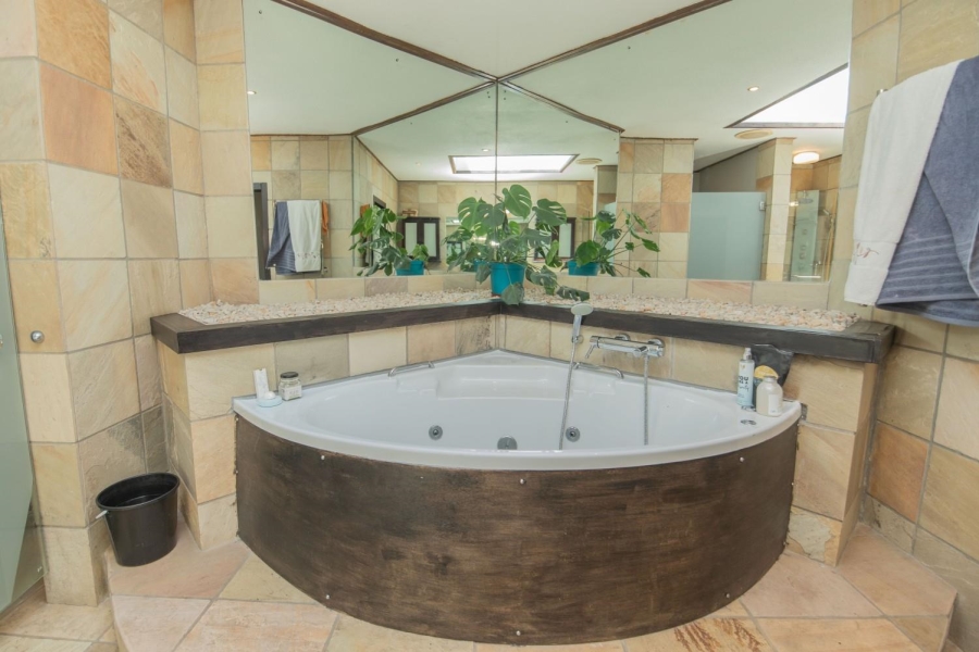 6 Bedroom Property for Sale in Walmer Heights Eastern Cape